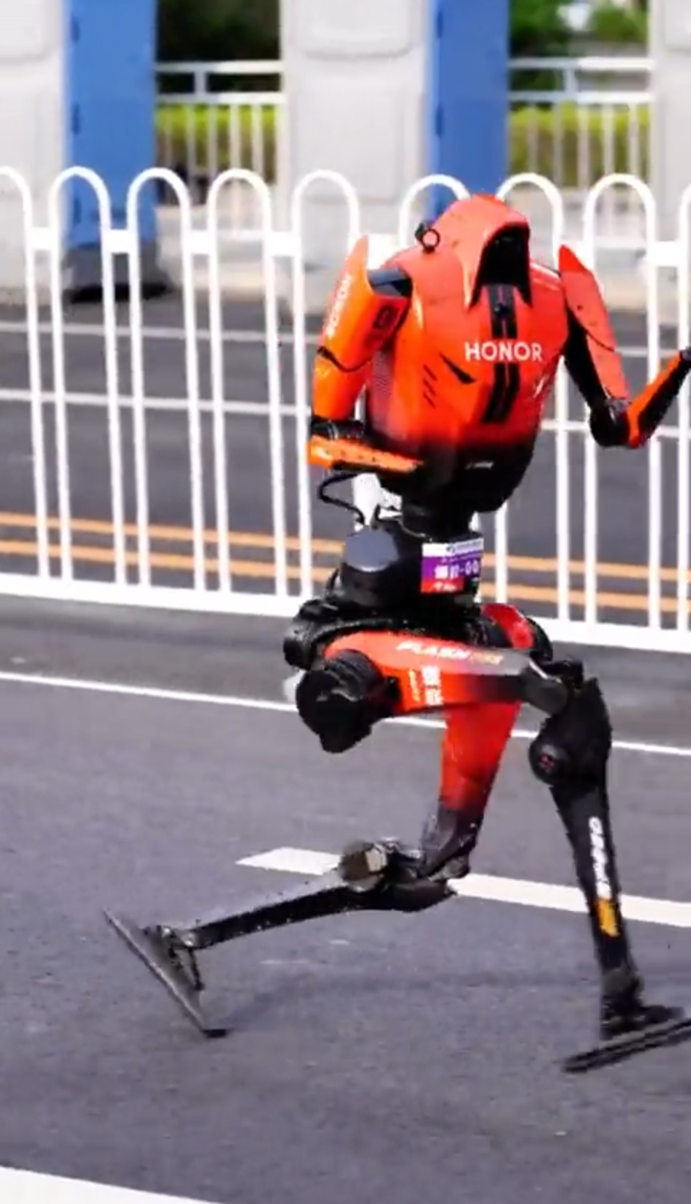 Un robot bate el récord de media maratón con 50m26s, superando el récord humano de 57m20s