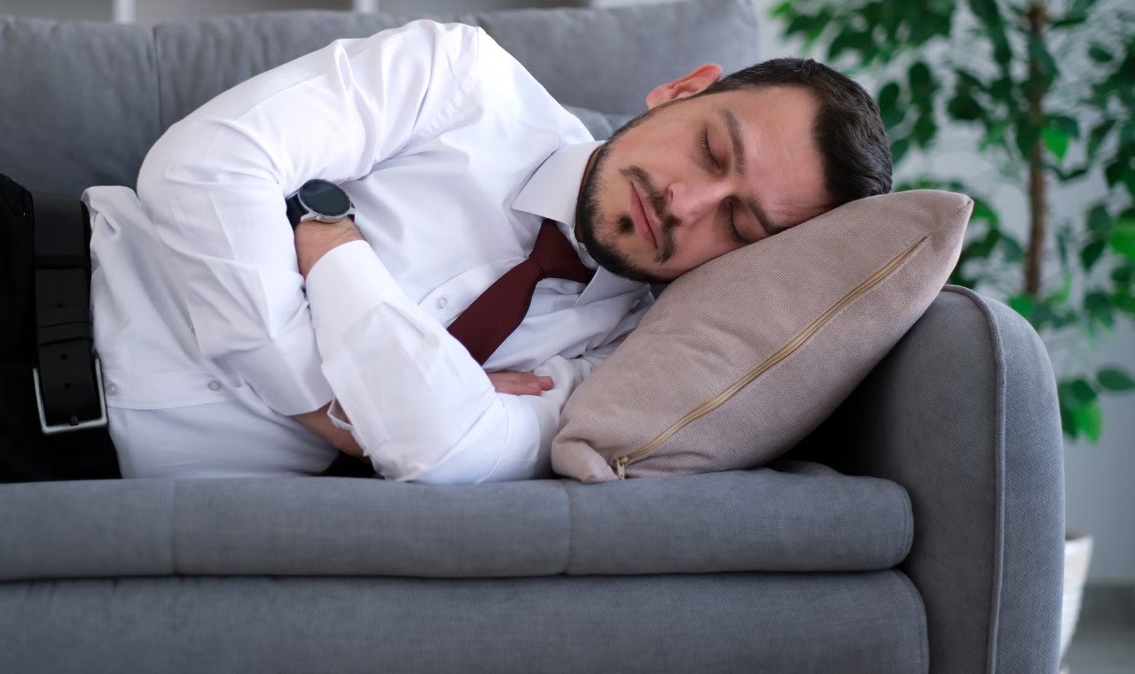 Las siestas excesivas podrían ser señal de condiciones de salud subyacentes en personas mayores