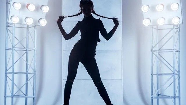 Mujeres denuncian a hombres que usaron sus fotos de Instagram para crear influencer pornográficas con IA