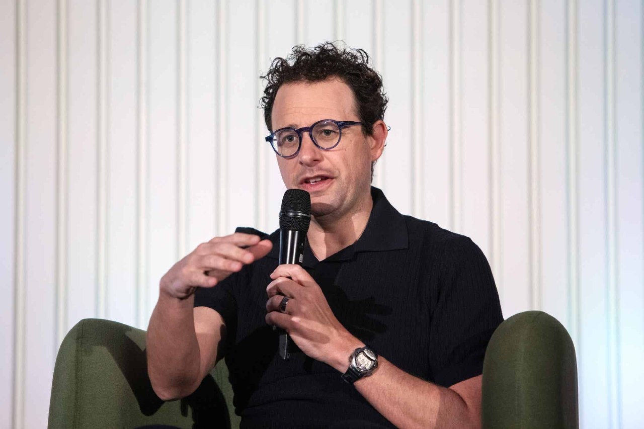 Anthropic alcanza valoración de billón de dólares en mercados secundarios, superando a OpenAI