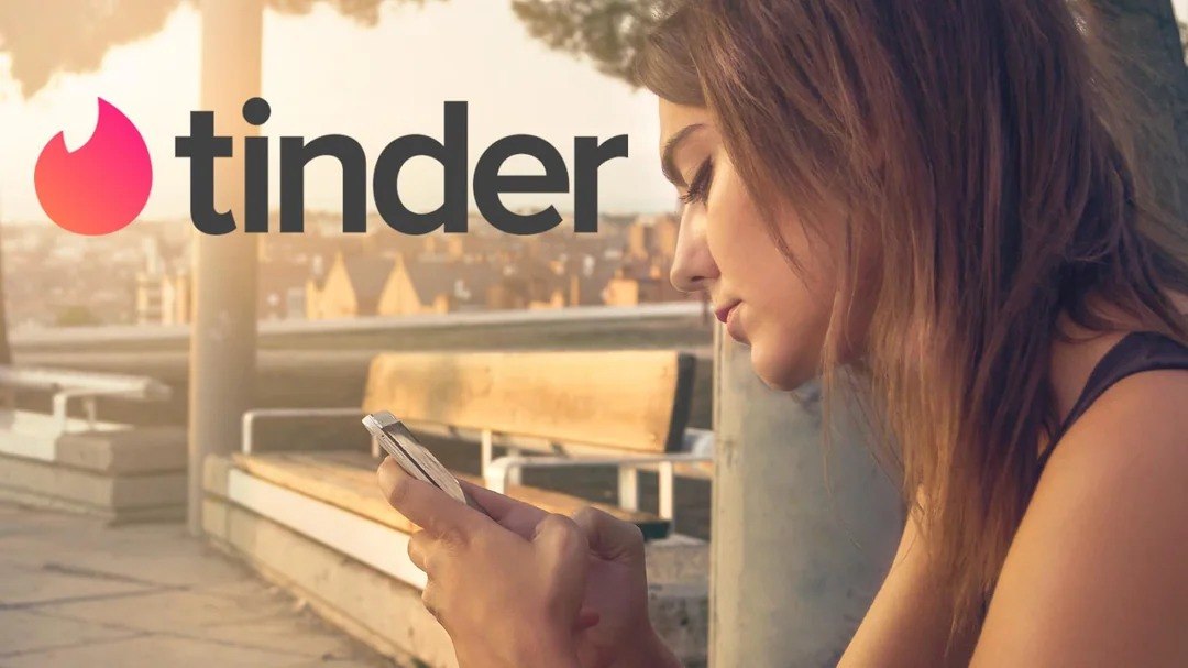 Tinder obliga a escanear los ojos con World de Sam Altman como 'prueba de humanidad'