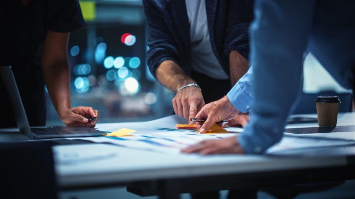 El 99% de los CEOs espera despidos impulsados por IA en los próximos dos años