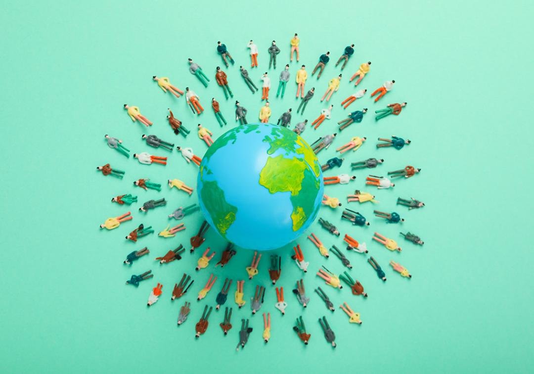 Los trastornos mentales se duplicaron a nivel mundial desde 1990, convirtiéndose en la principal causa de discapacidad, superando al cáncer y las enfermedades cardiovasculares. El mayor impacto se observó en jóvenes de 15 a 19 años, y las mujeres presentaron tasas más altas que los hombres.