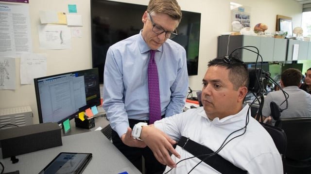 Implante cerebral restaura el sentido del tacto en una persona con cuadriplejia
