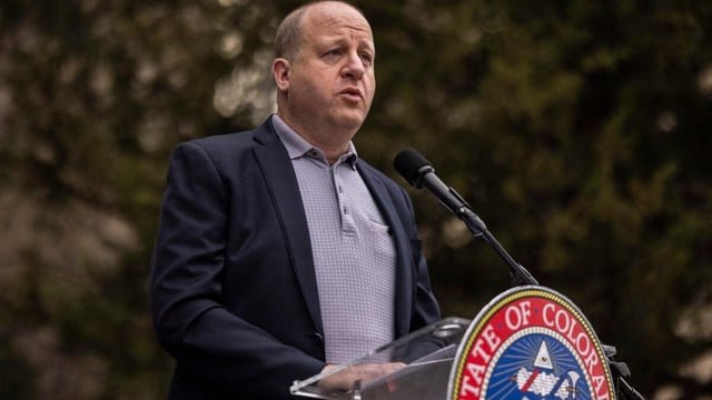 El gobernador de Colorado veta la prohibición de precios basados en vigilancia en medio del creciente rechazo a las tecnológicas