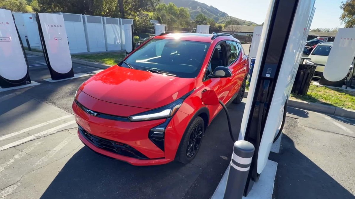 El Congreso de EE.UU. propone un cargo anual de $130 para coches eléctricos