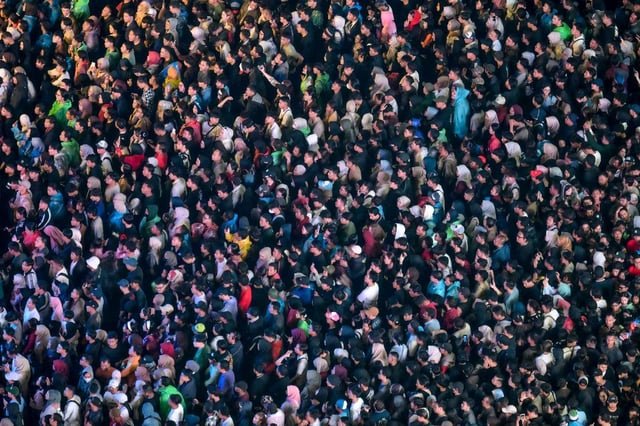 Científicos alertan: el crecimiento poblacional y el consumo excesivo de recursos ponen en riesgo a las futuras generaciones