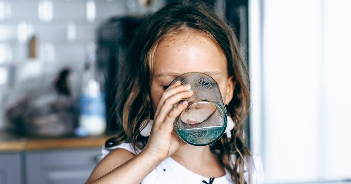 El fluoruro en el agua potable no afecta al IQ ni a la función cerebral, estudio a largo plazo muestra