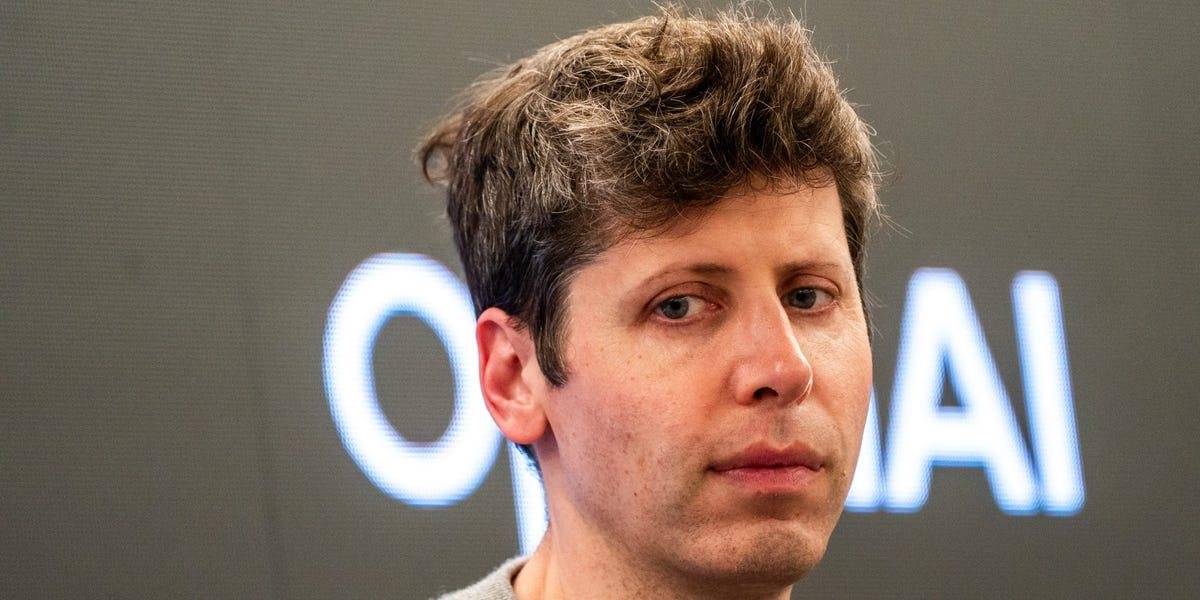 OpenAI pierde a tres altos ejecutivos mientras recorta 'misiones secundarias'