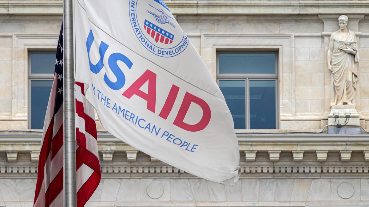 El cierre de USAID provocó un aumento de la violencia global: protestas +10%, combates +6.9% y muertes +9.3%