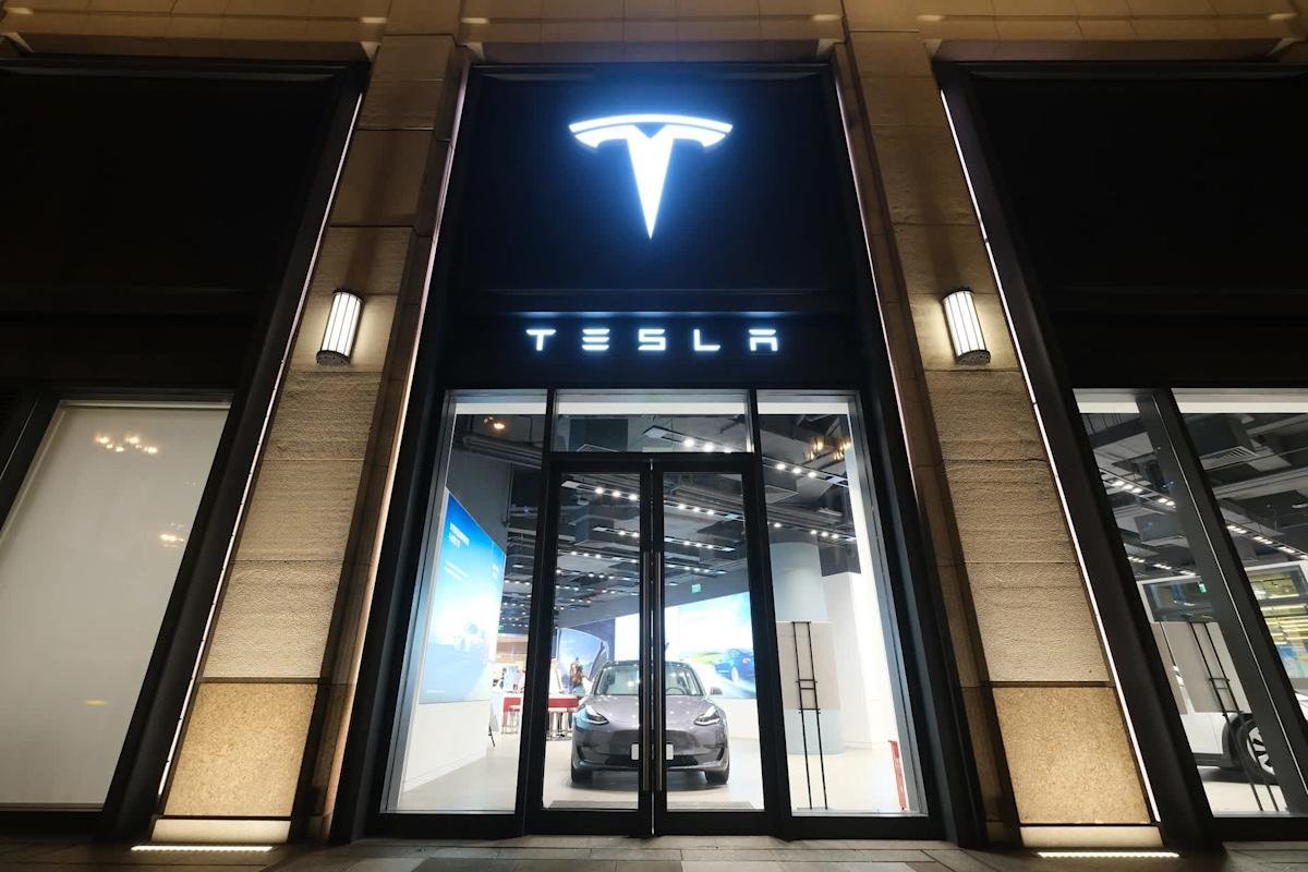 Tesla sale del top 10 de vehículos eléctricos en China mientras BYD se dispara