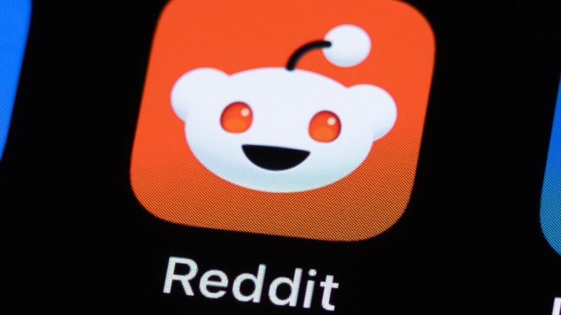 EE.UU. exige a Reddit que revele la identidad de un crítico de ICE