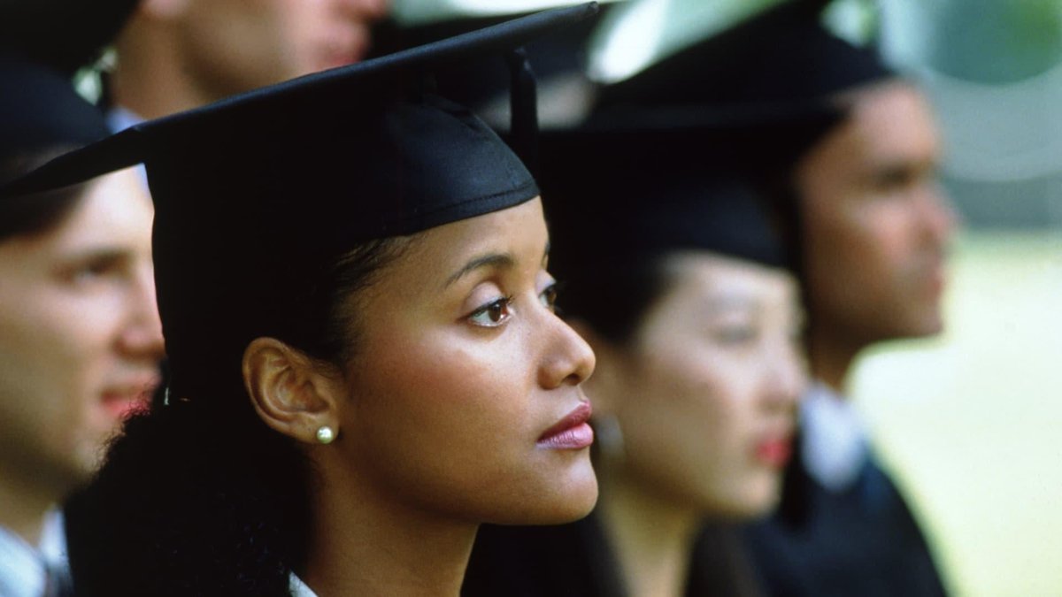 Por qué los recién graduados abuchean a los oradores: crece la ansiedad por el impacto de la IA