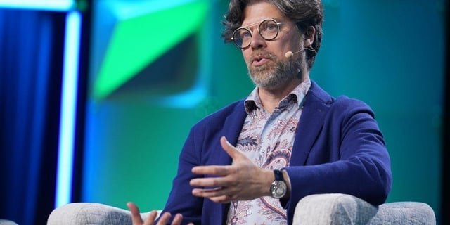 Un directivo de Nvidia reconoce que la IA es más cara que contratar trabajadores humanos