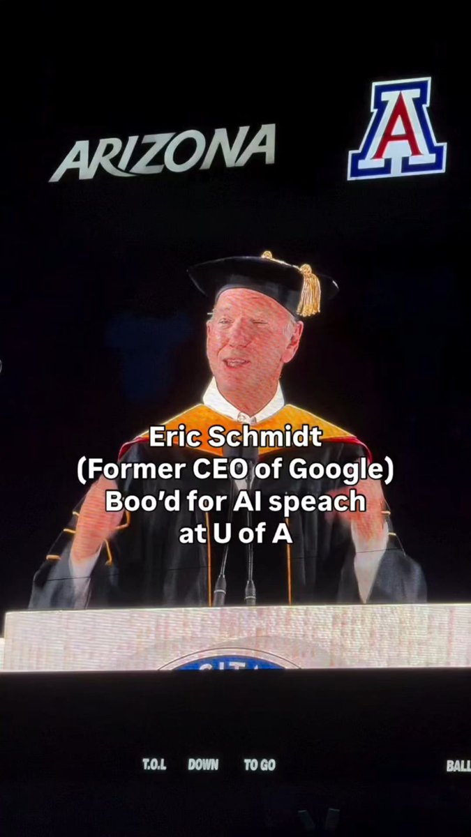 Ex-CEO de Google recibe masivas críticas por alabar la IA durante una graduación
