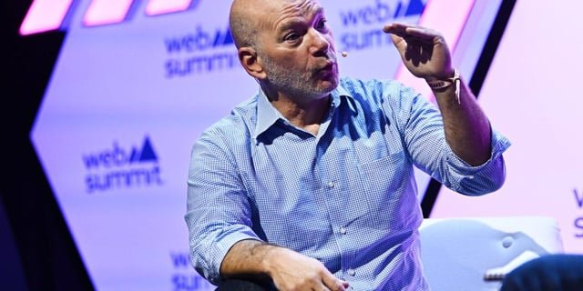 Experto del MIT advierte: automatizar empleos de entrada de la Generación Z podría ser un error estratégico para las empresas